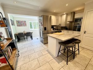 Open Plan Living - click for photo gallery